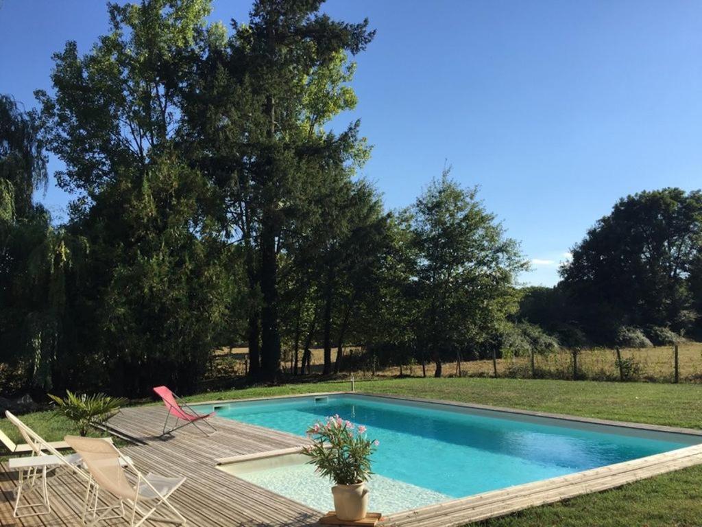 Le Rozet Bed & Breakfast Vendat Eksteriør bilde